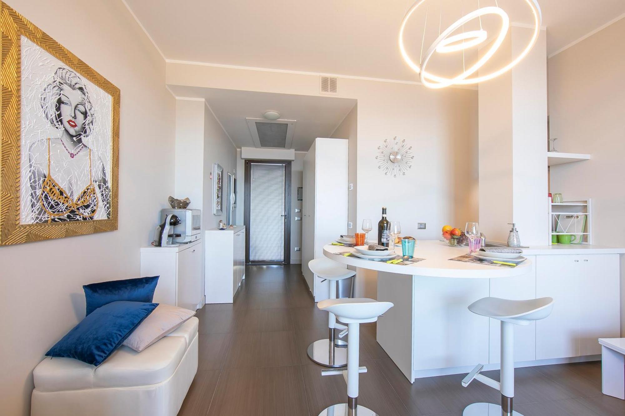 Suite On The Lake - Happy Rentals Meina Exterior photo